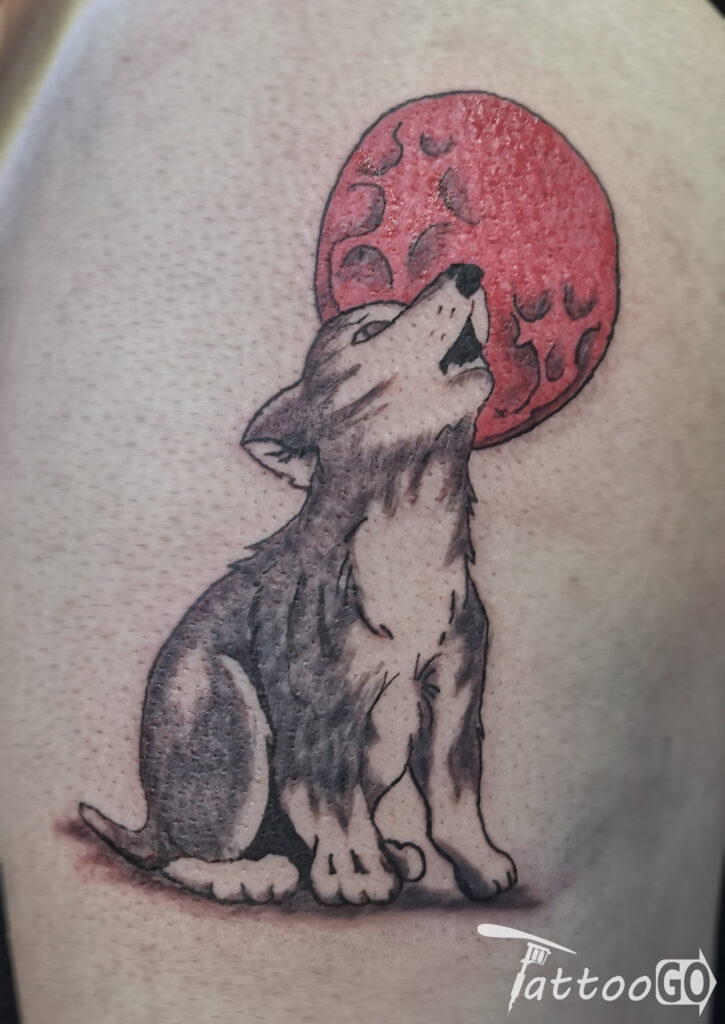 Wolfswelpe, rote Mond, Tattoo